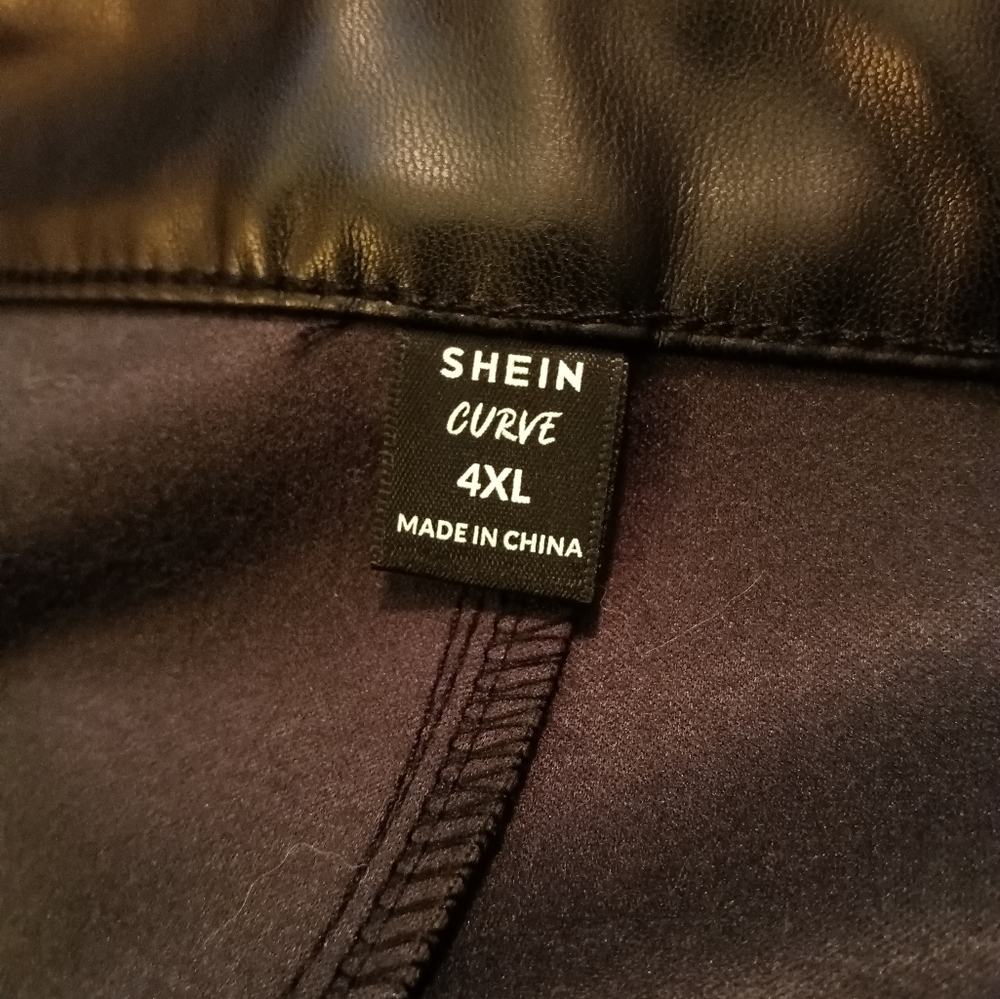 Shein Curve Pleated Faux Leather Button Up Shorts Size 4XL - Picture 4 of 5